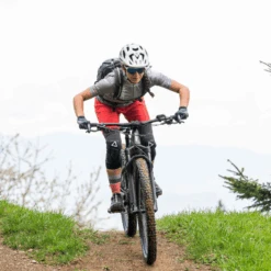 Löffler Comfort E CSL Rode Dames Fietsbroek -Kampeerartikelen Korting 0a69dee480f276db