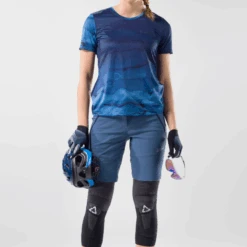 Loeffler EVO-E CSL Vintigo Blauwe Korte Damesfietsbroek -Kampeerartikelen Korting 2920cd277f4537b4