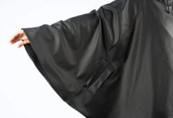 Ralka Sizzle Regenponcho Senior - Zwart -Kampeerartikelen Korting 5e75a5456d9e3a80