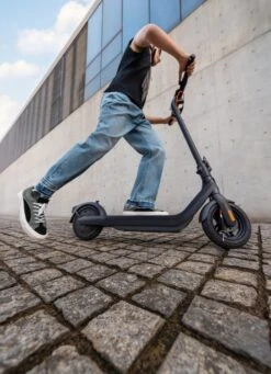 Merkloos Segway Ninebot E2 Pro E Powered Kickscooter -Kampeerartikelen Korting 660fa893df5236.04951820